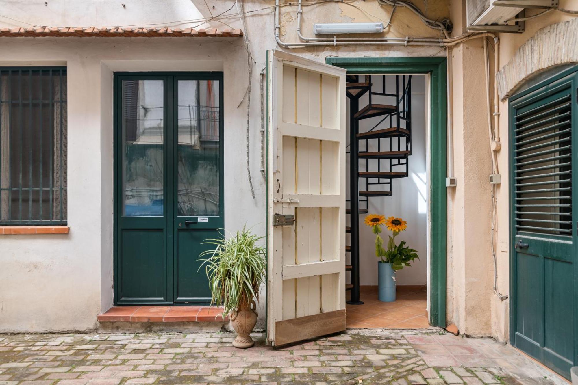 Politeama's Corner- Affitti Brevi Italia *